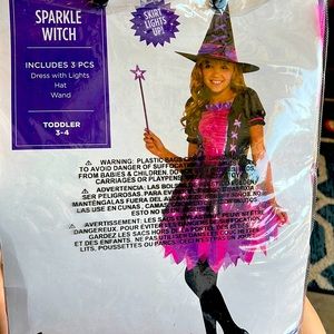 3-4 Girls Halloween witch costume.Comes with the witch dress and hat.